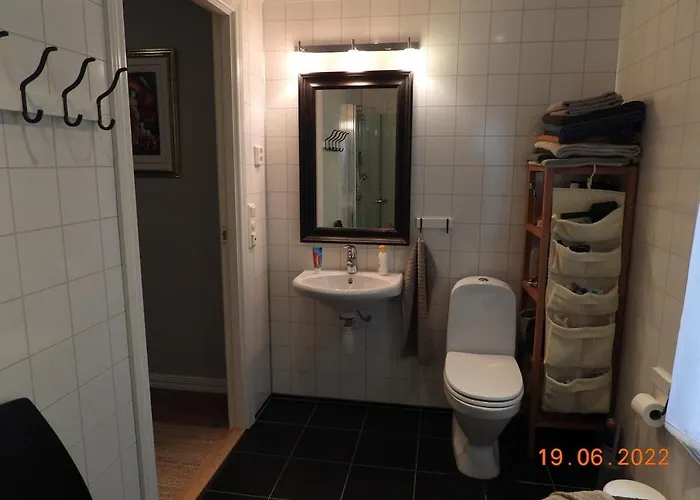 House With Amenities For Rent * 斯泰恩谢尔